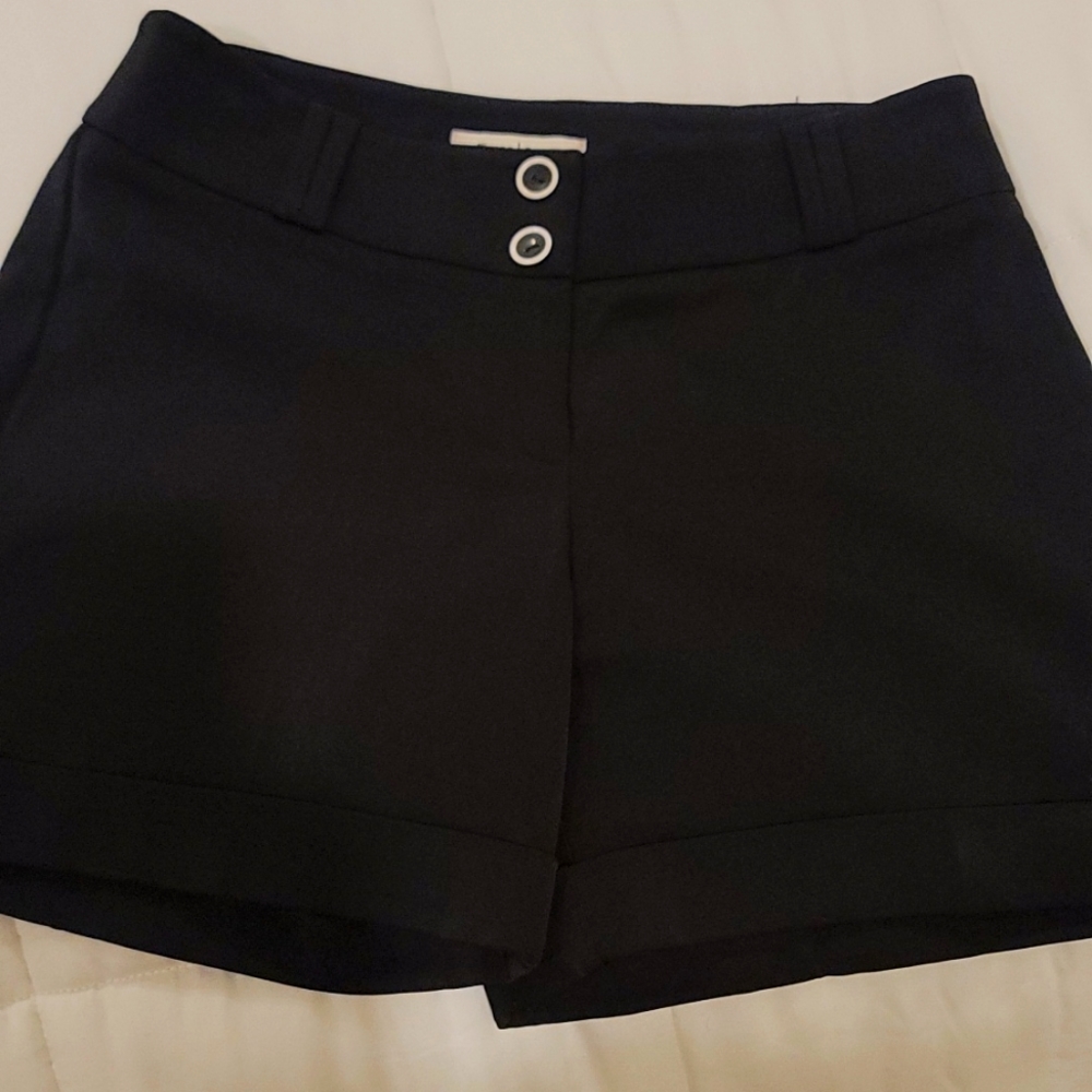 WHBM- Like New Black dress up shorts